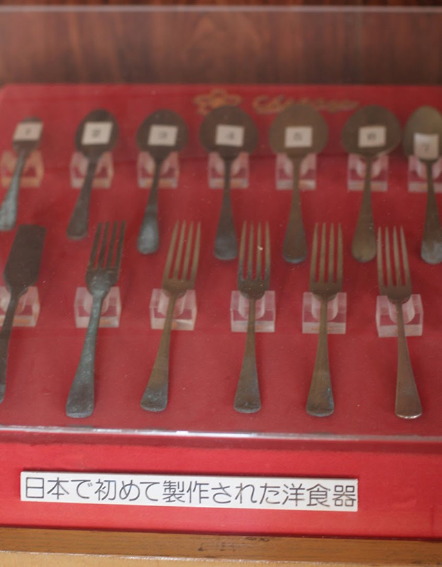 日本で初めて製作された洋食器